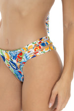 Panty Silueta Básica con Detalles Capri