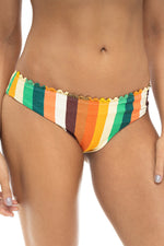 Panty Silueta Básica con Bordado Groovy